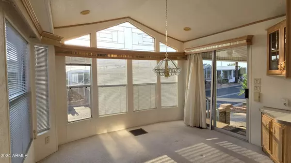 Mesa, AZ 85206,111 S GREENFIELD Road #525