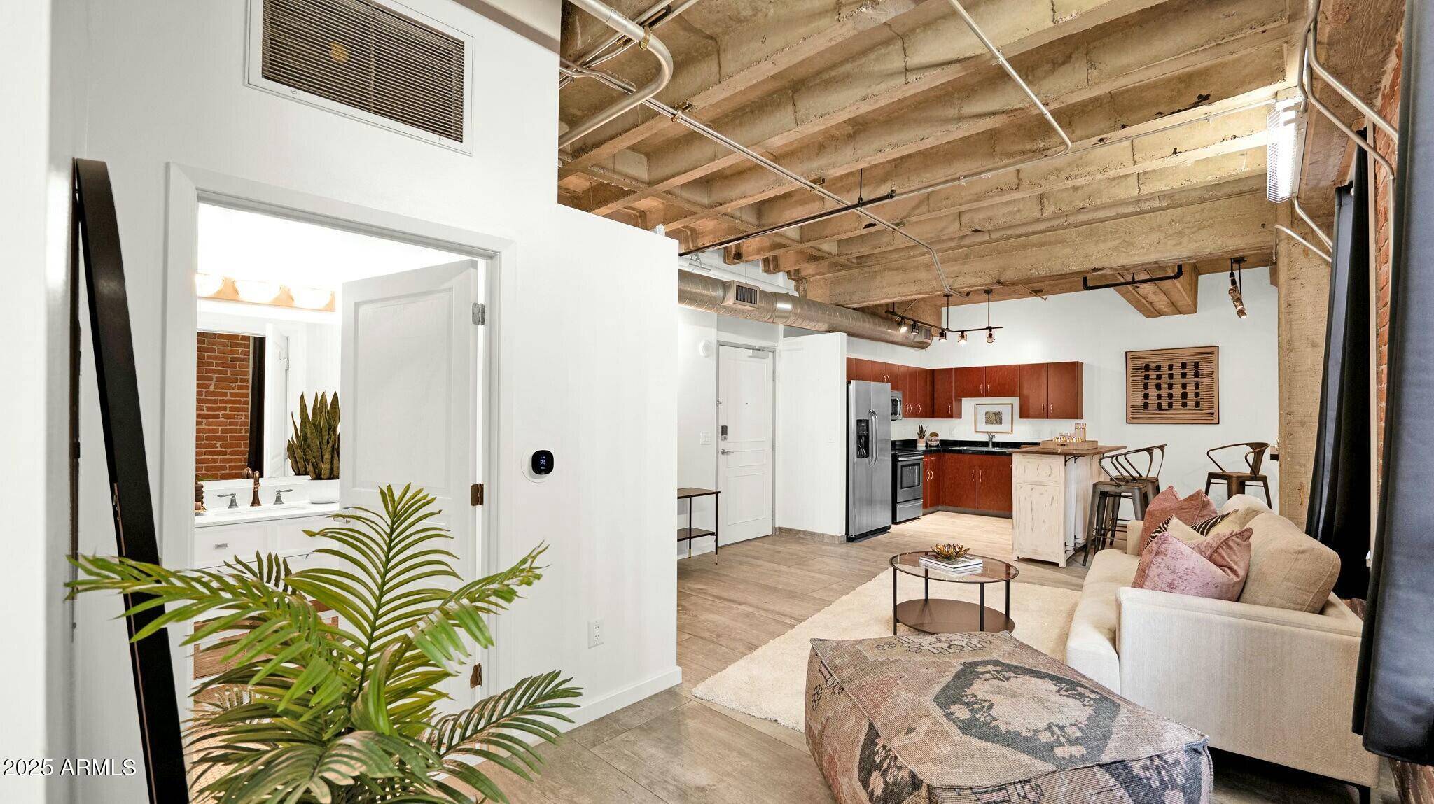 Phoenix, AZ 85003,114 W ADAMS Street #307