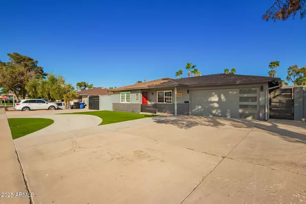 Tempe, AZ 85282,4611 S LA ROSA Drive