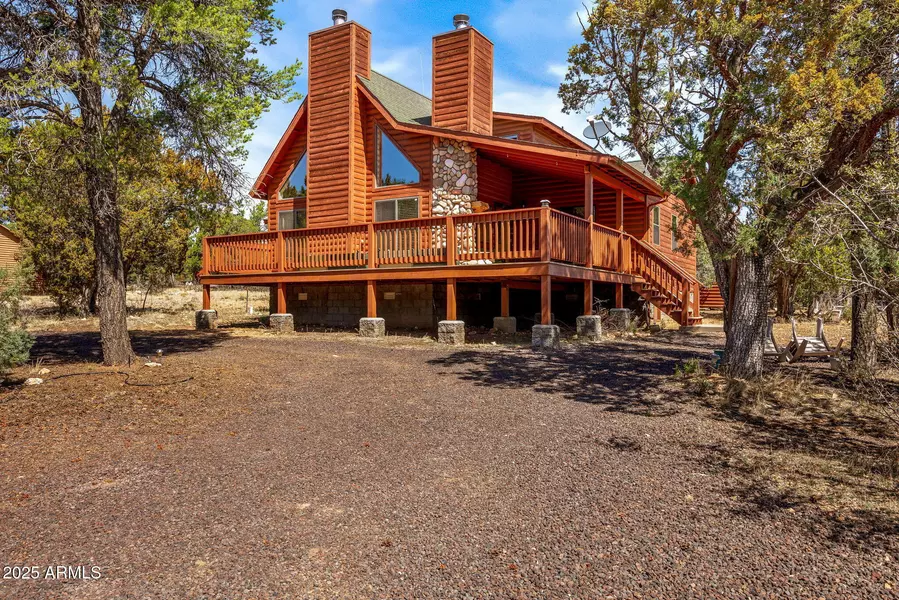 2212 Two Bit Street, Overgaard, AZ 85933