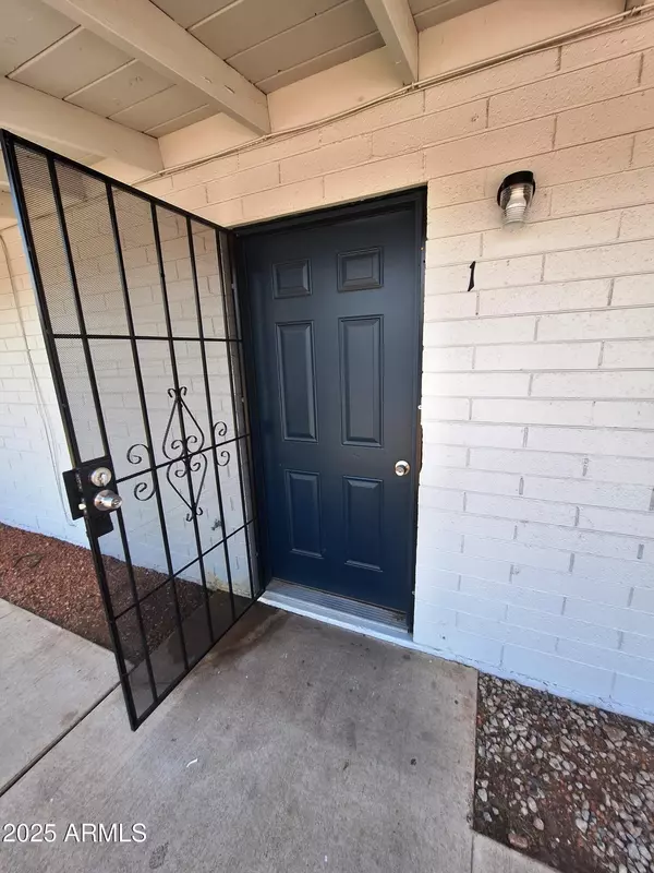 1317 N 48TH Place #1, Phoenix, AZ 85008