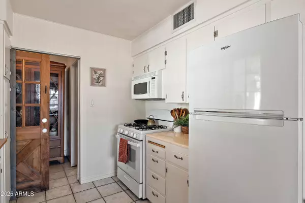 Phoenix, AZ 85021,2205 W GARDENIA Drive