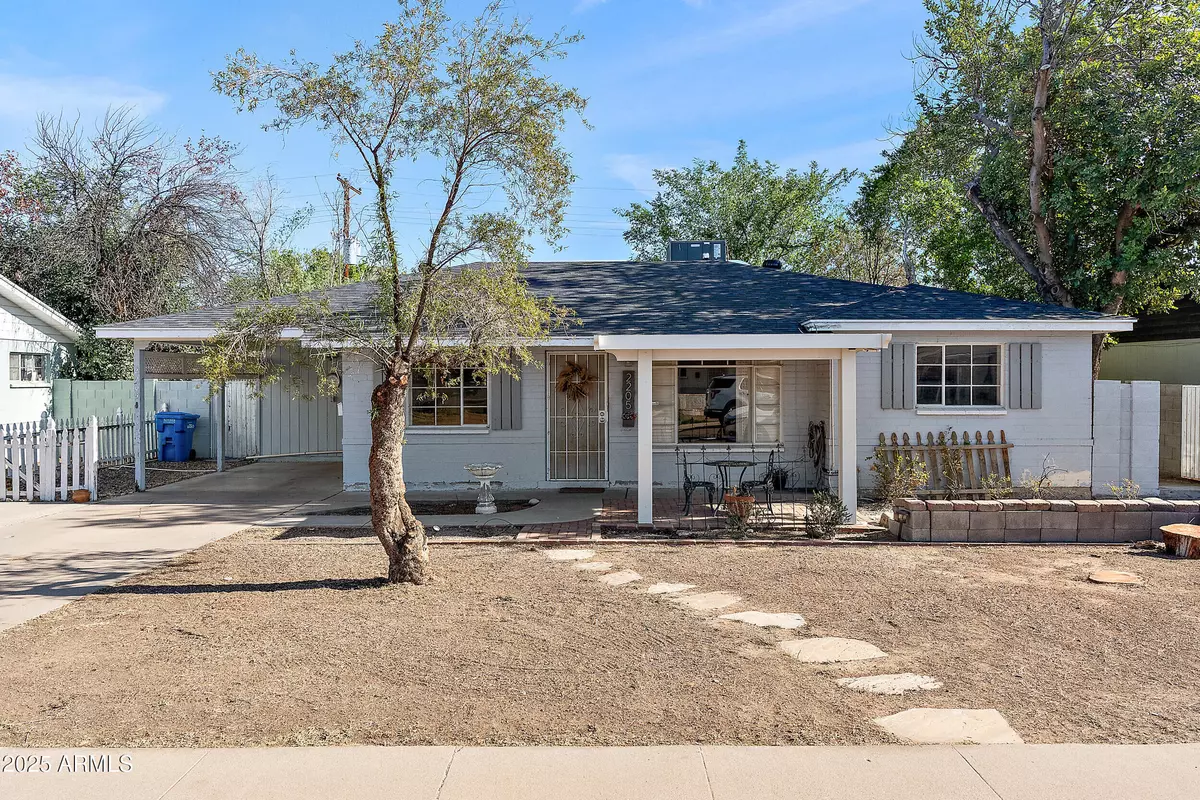 Phoenix, AZ 85021,2205 W GARDENIA Drive