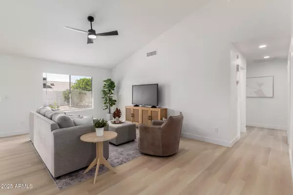 Mesa, AZ 85207,526 N 82ND Street
