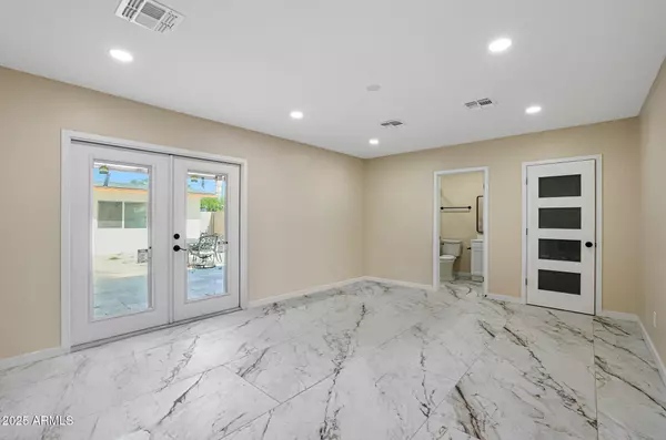 Tempe, AZ 85281,725 E ENCANTO Drive