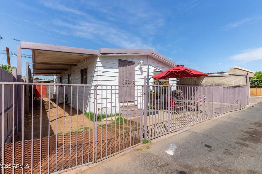 5002 W BETHANY HOME Road #104, Glendale, AZ 85301