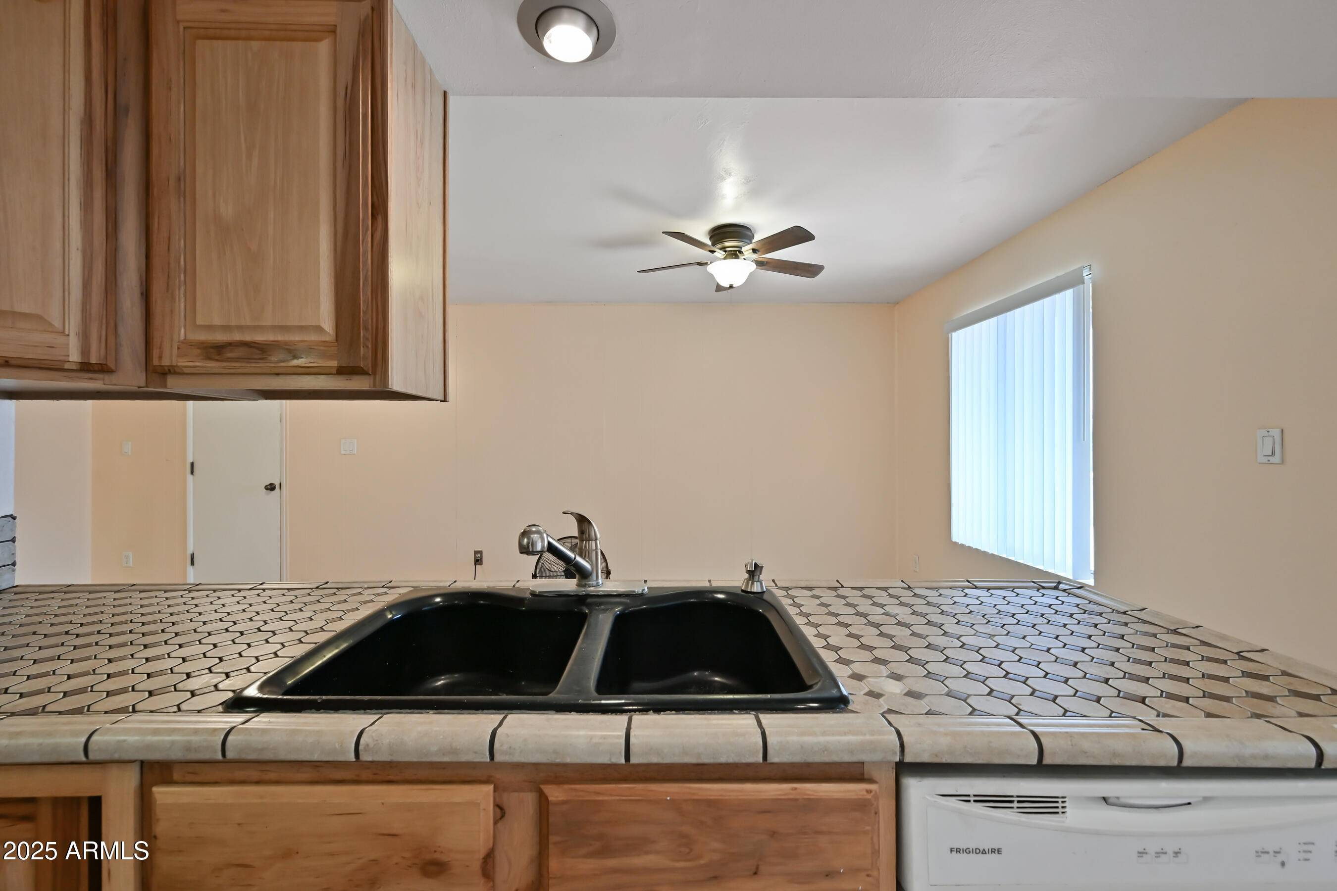Phoenix, AZ 85037,8444 W MONTECITO Avenue