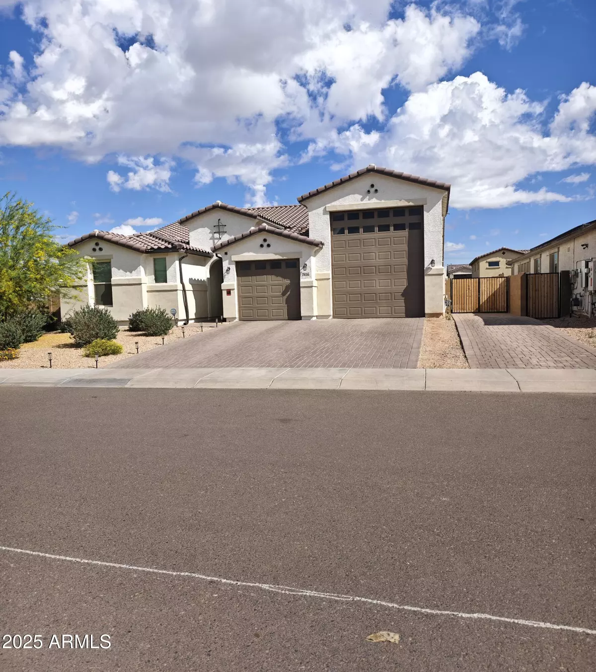 Phoenix, AZ 85043,7616 W JONES Avenue