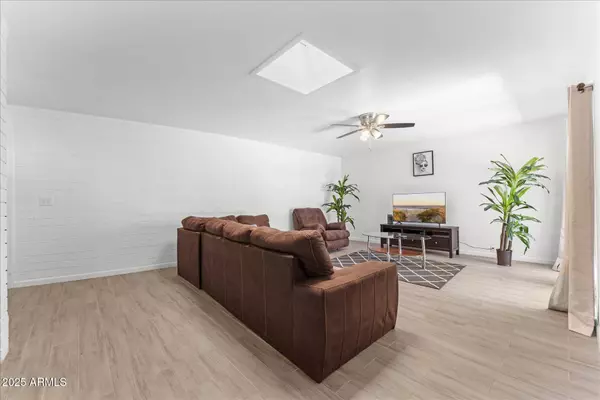 Phoenix, AZ 85020,8044 N 10TH Place