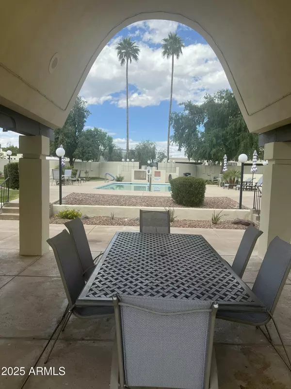 Phoenix, AZ 85018,4333 E FAIRMOUNT Avenue