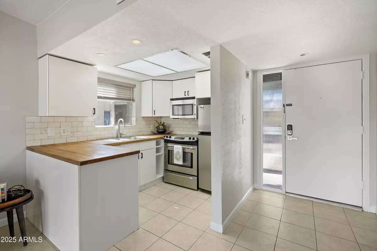 Fountain Hills, AZ 85268,16807 E GUNSIGHT Drive #B8