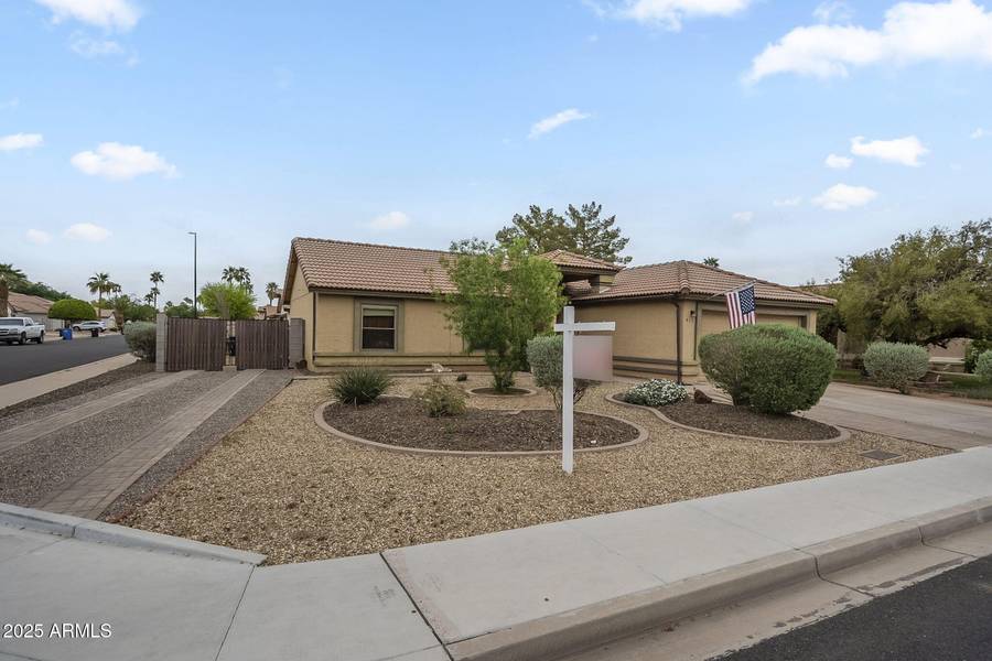 913 N SAILORS Way, Gilbert, AZ 85234