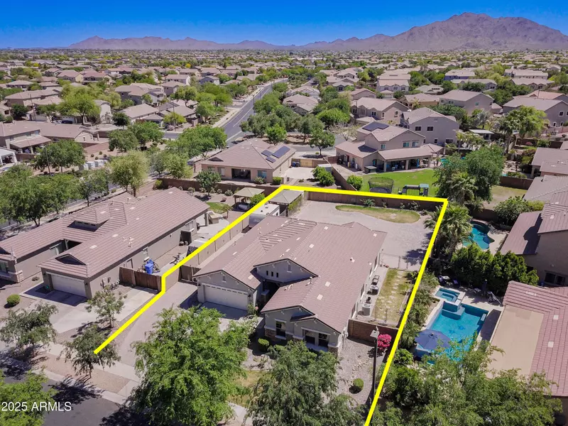 2813 E CRESCENT Way, Gilbert, AZ 85298