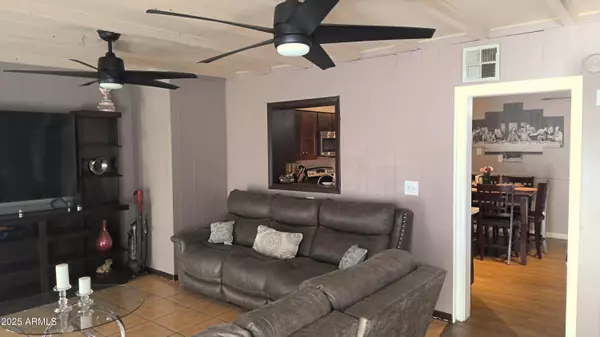 Mesa, AZ 85201,1239 W 1st Place