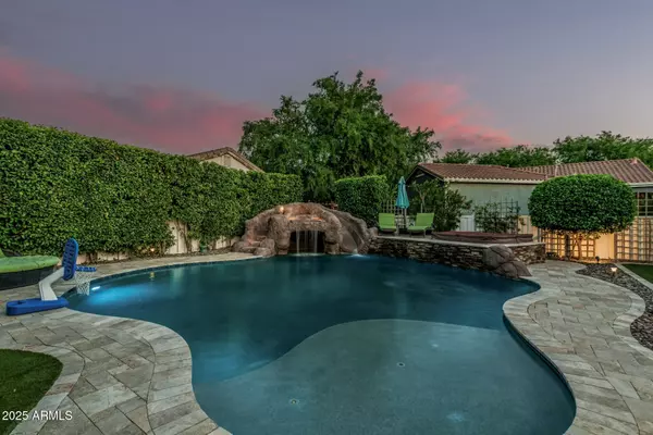Gilbert, AZ 85296,2721 E TAMARISK Street