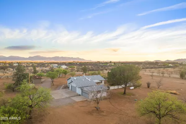 233 W Sunset Road,  Huachuca City,  AZ 85616