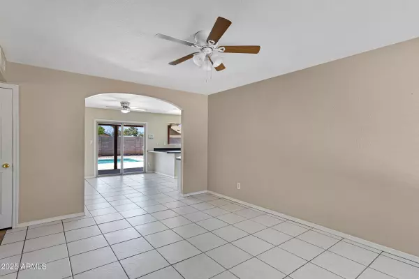 Mesa, AZ 85204,2305 E GLADE Avenue