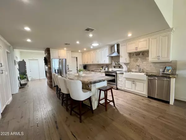 Phoenix, AZ 85018,3800 E LINCOLN Drive #37
