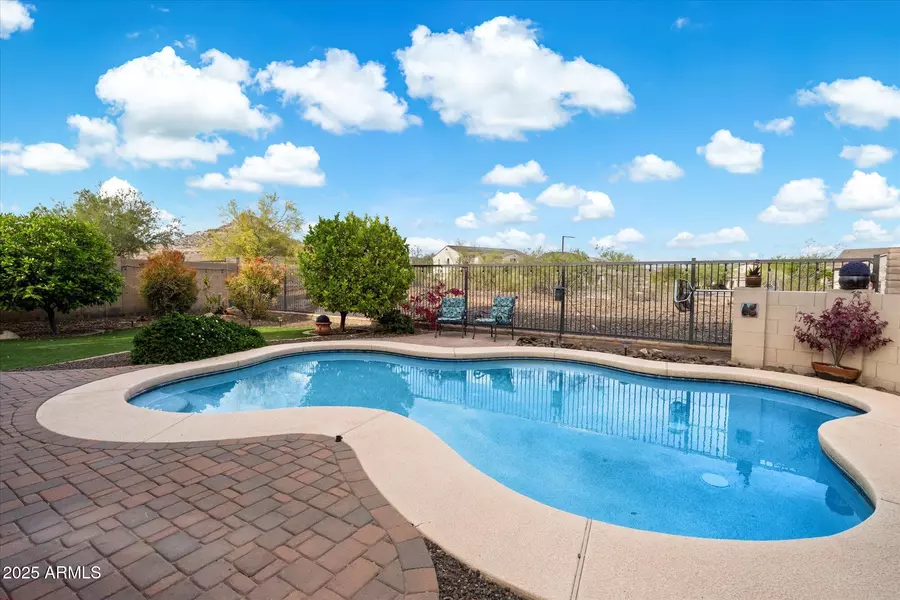 13648 W JESSE RED Drive, Peoria, AZ 85383