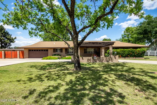 6738 W SWEETWATER Avenue, Peoria, AZ 85381