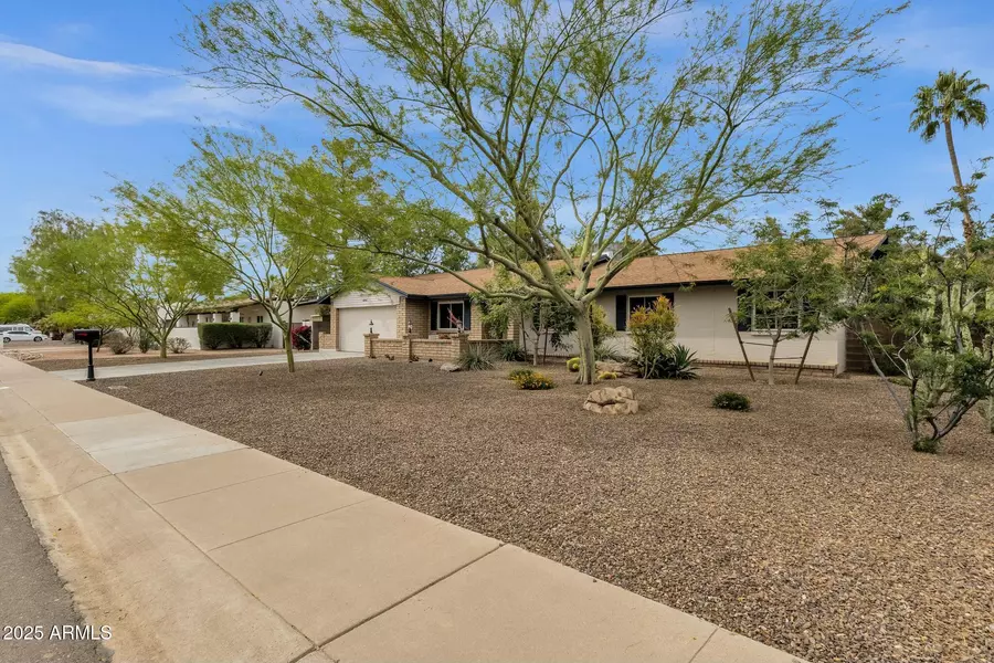 4840 E SUNNYSIDE Drive, Scottsdale, AZ 85254