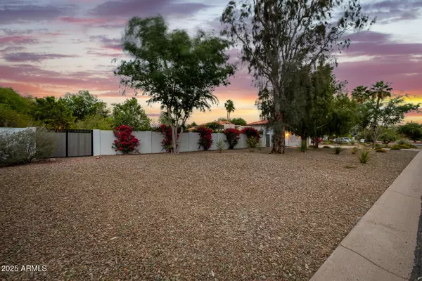Scottsdale, AZ 85260,10380 E CHOLLA Street