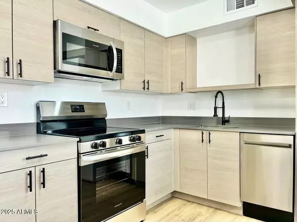 Phoenix, AZ 85008,4917 E HOLLY Street #2