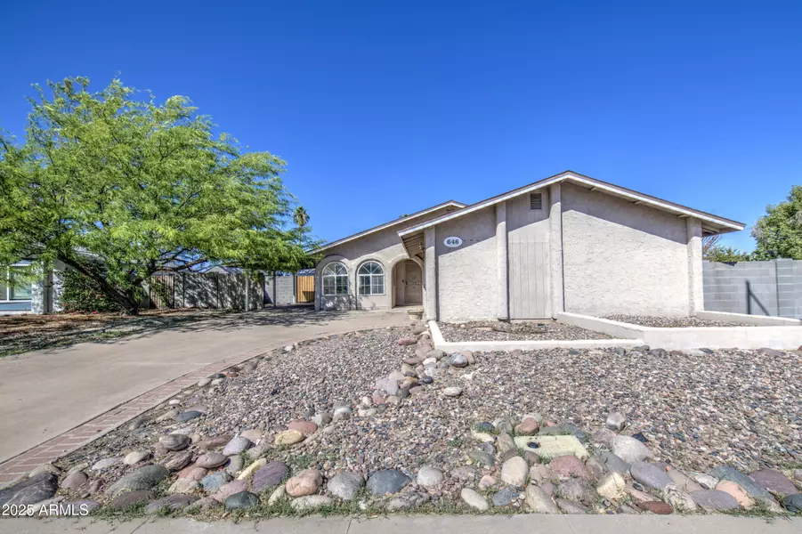 646 W GROVE Circle, Mesa, AZ 85210