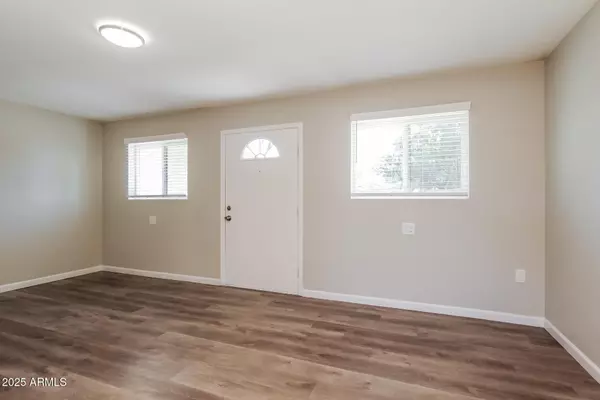 Phoenix, AZ 85051,3045 W PALMAIRE Avenue