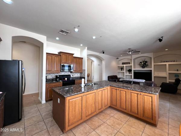 Phoenix, AZ 85086,2427 W DESERT HILLS ESTATE Drive
