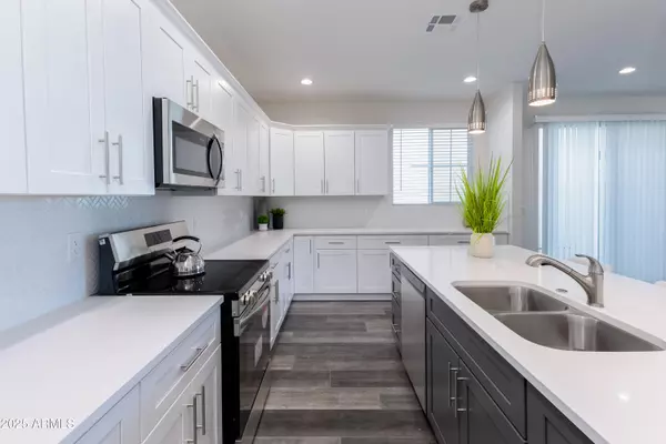 Chandler, AZ 85225,505 S SOHO Lane #30