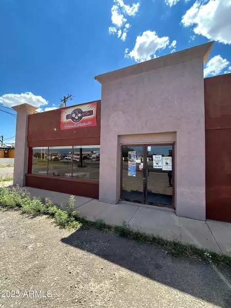 1002 Cochise Avenue, Douglas, AZ 85607