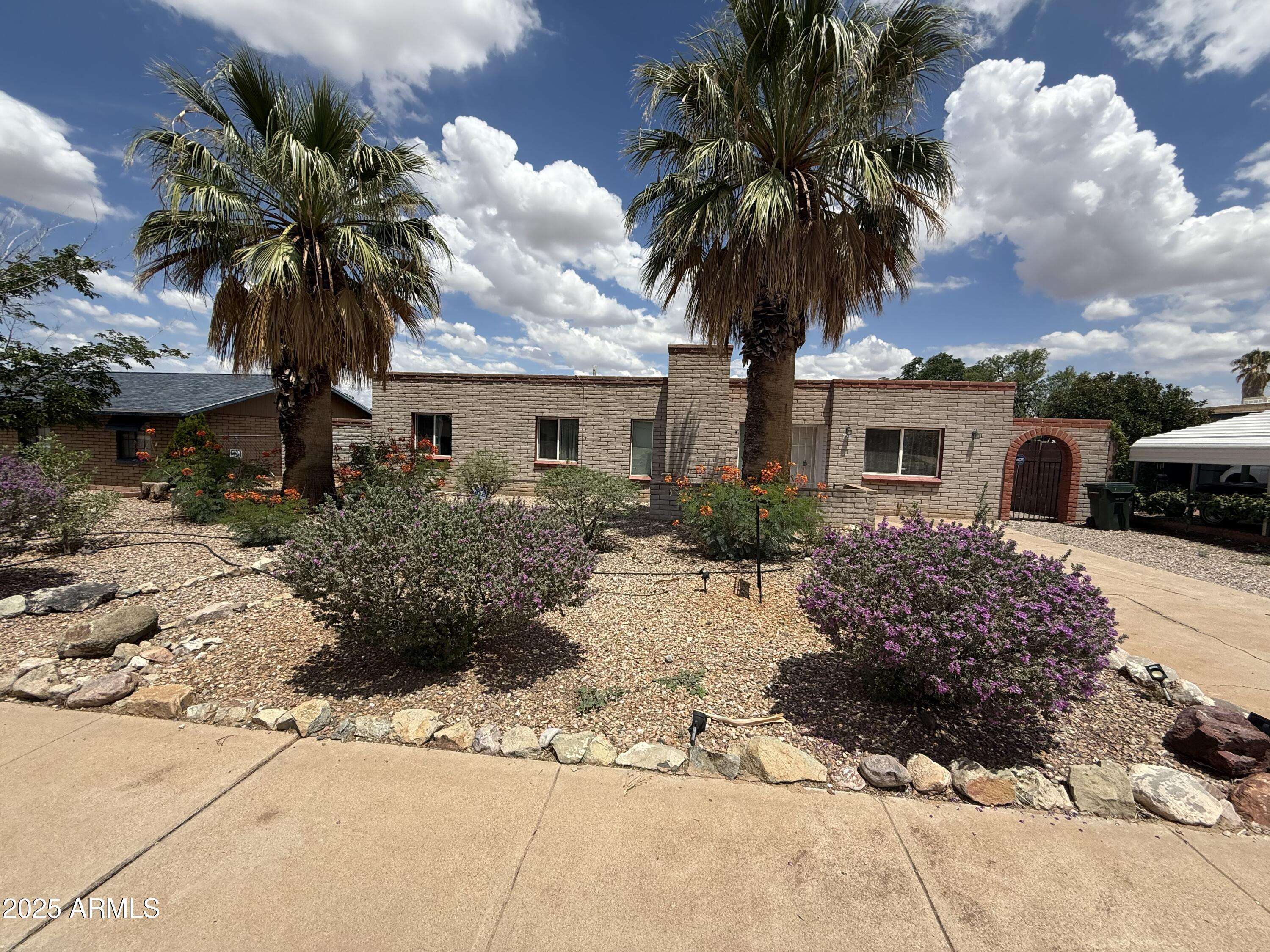 425 COLOMBO Avenue, Sierra Vista, AZ 85635