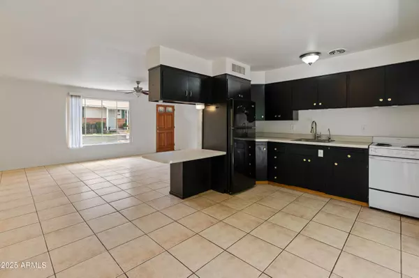 Mesa, AZ 85201,524 W FAIRWAY Drive #9