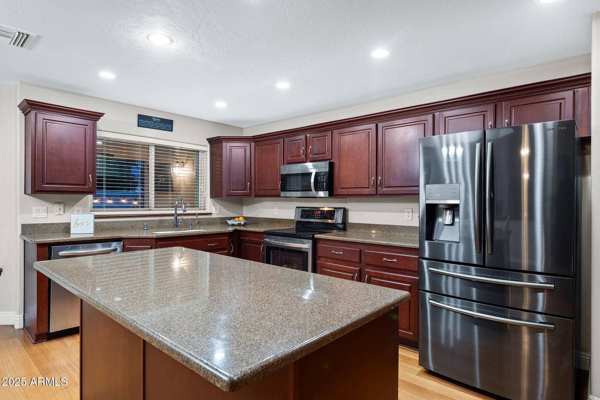 Gilbert, AZ 85234,1934 E CYPRESS TREE Drive