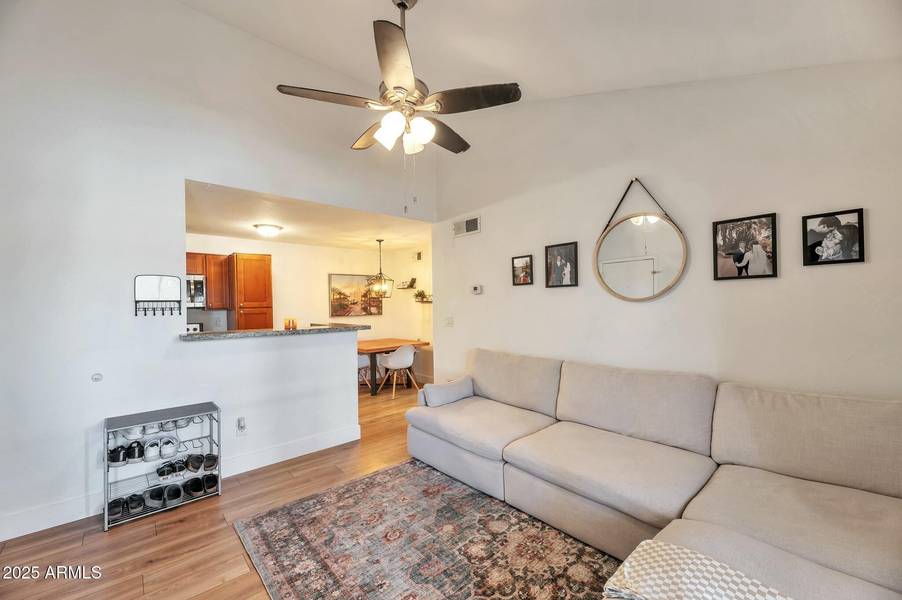 623 W GUADALUPE Road #213, Mesa, AZ 85210