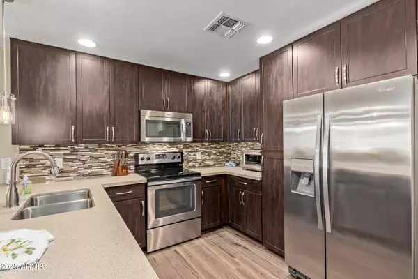 Phoenix, AZ 85054,5450 E DEER VALLEY Drive #1195