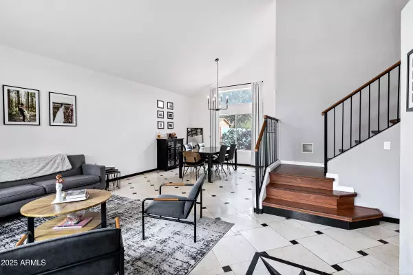 Phoenix, AZ 85027,1215 W WAHALLA Lane W