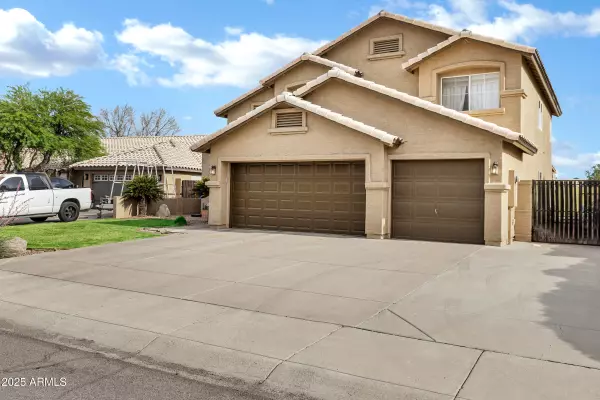 Phoenix, AZ 85027,1215 W WAHALLA Lane W