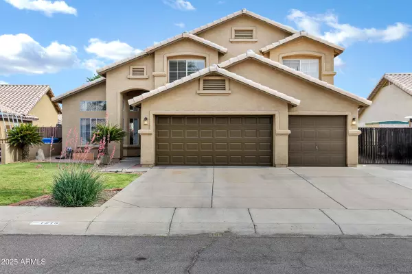 Phoenix, AZ 85027,1215 W WAHALLA Lane W