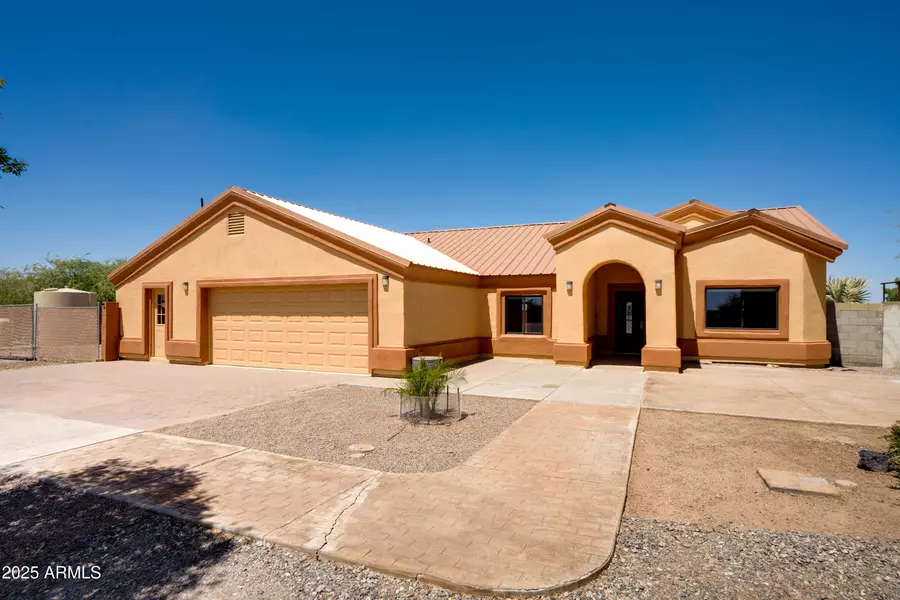 6820 W MANCE Avenue, Coolidge, AZ 85128