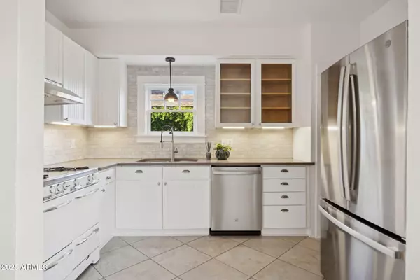 Phoenix, AZ 85006,2534 N 10TH Street
