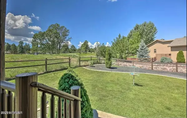 Show Low, AZ 85901,940 N BISON GOLF Court