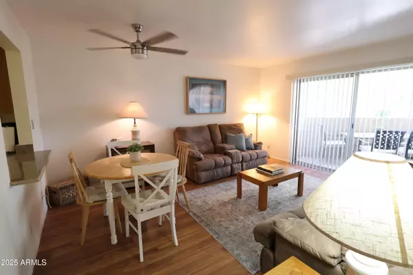 Scottsdale, AZ 85251,7474 E EARLL Drive #201