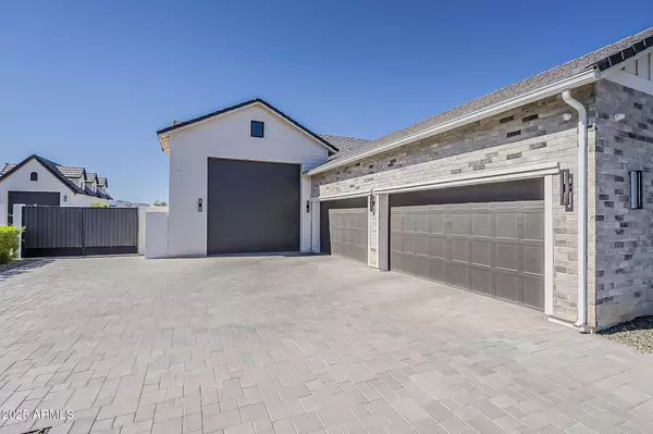 Gilbert, AZ 85297,2697 E MAPLEWOOD Street