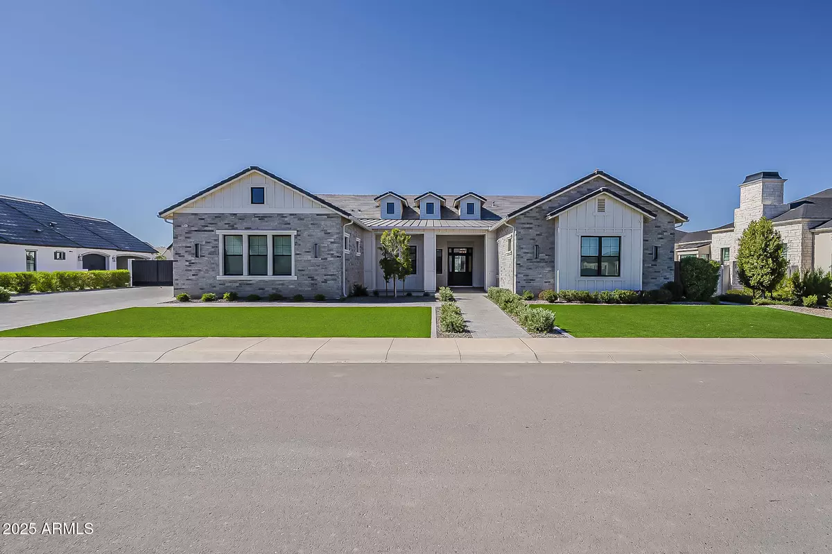 Gilbert, AZ 85297,2697 E MAPLEWOOD Street