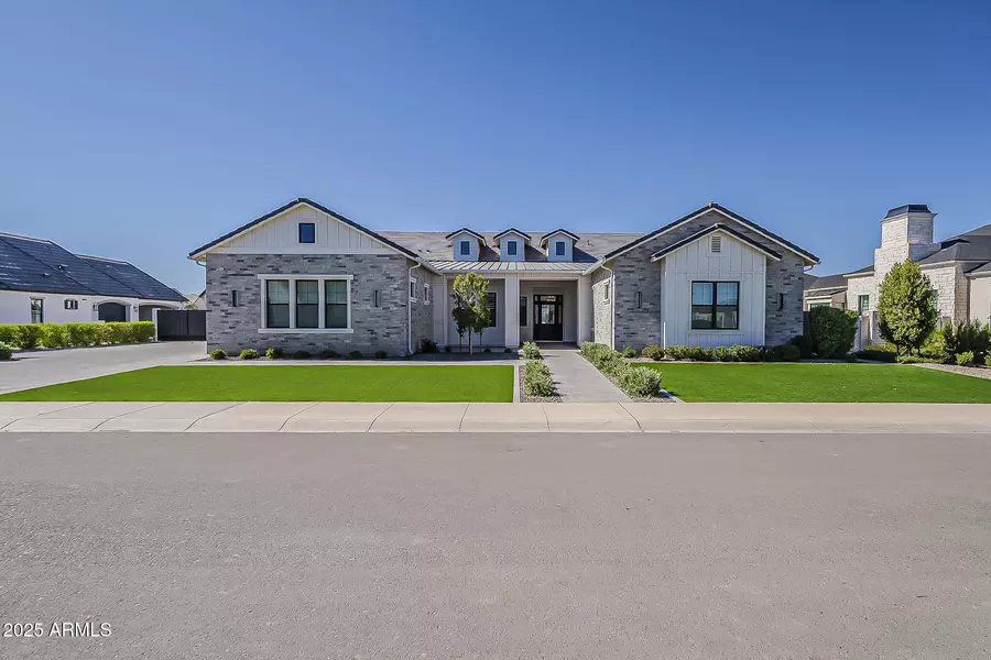 2697 E MAPLEWOOD Street, Gilbert, AZ 85297