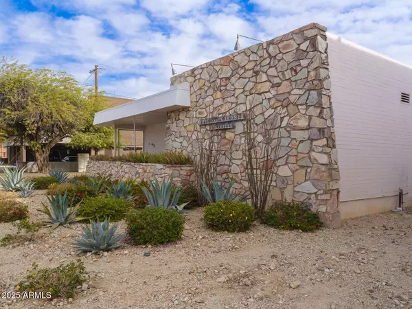 Phoenix, AZ 85004,2619 N 3RD Street