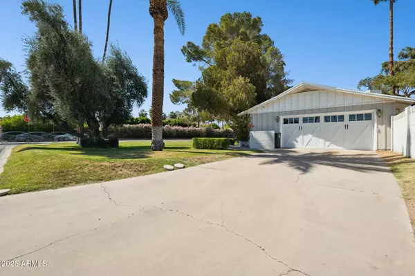 Scottsdale, AZ 85251,6800 E EXETER Boulevard