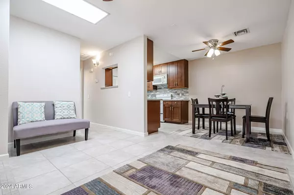 Surprise, AZ 85374,14300 W BELL Road ##100